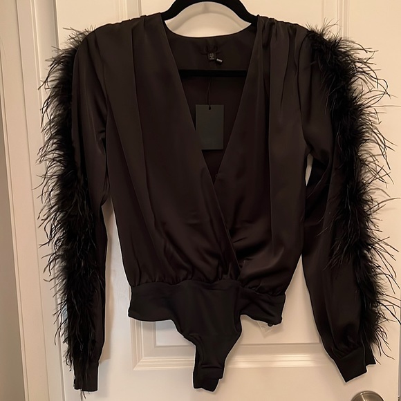 NBD Tops - NWT XXS NBD black feather sleeve bodysuit